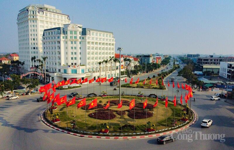 Các tuyến phố TP. Hải Phòng rực rỡ cờ hoa chào mừng Okvip69.com bán cá nổ hủ XIV của Đảng.