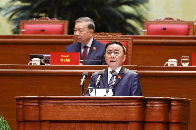 Đồng chí Trần Cẩm Tú, Ủy viên Bộ Chính trị, Thường trực Ban Bí thư tuyên bố lý do, khai mạc phiên họp trù bị Okvip69.com bán cá nổ hủ XIV của Đảng. Ảnh: TTXVN