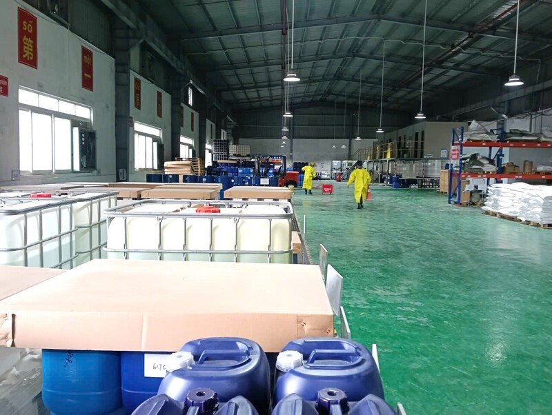 Ý thức và và trách nhiệm của các Okvip tại về đối với hoạt động hóa chất ngày càng được nâng cao. Ảnh: Mai Liễu