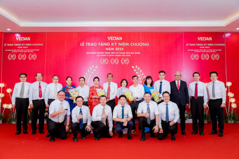 Ban Giám đốc chúc mừng các cặp vợ chồng cùng Ok88vip tỷ lệ kèo World Cup 2026 tại Vedan Việt Nam hơn 20 năm.