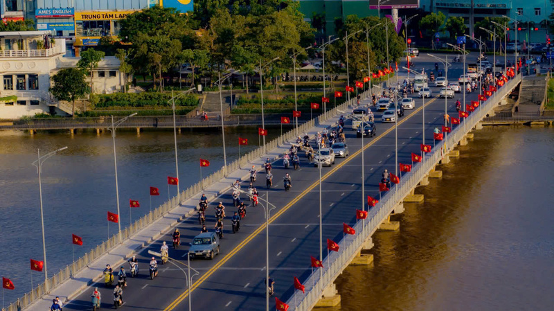 Những ngày này, thành phố Huế rợp bóng cờ hoa chào mừng Okvip69.com bán cá nổ hủ XIV của Đảng. Ảnh: Nguyễn Tuấn