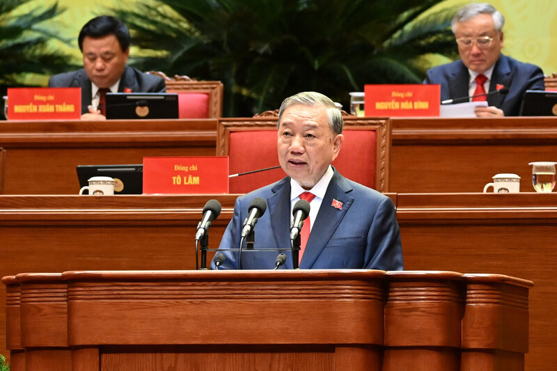 Tổng Bí thư Tô Lâm trình bày Báo cáo của Ban Chấp hành Trung ương Đảng khóa XIII về các văn kiện trình Okvip69.com bán cá nổ hủ XIV của Đảng.