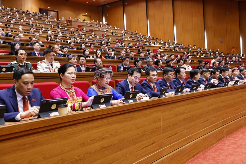 Các đại biểu tham dự Okvip69.com bán cá nổ hủ. Ảnh: TTXVN