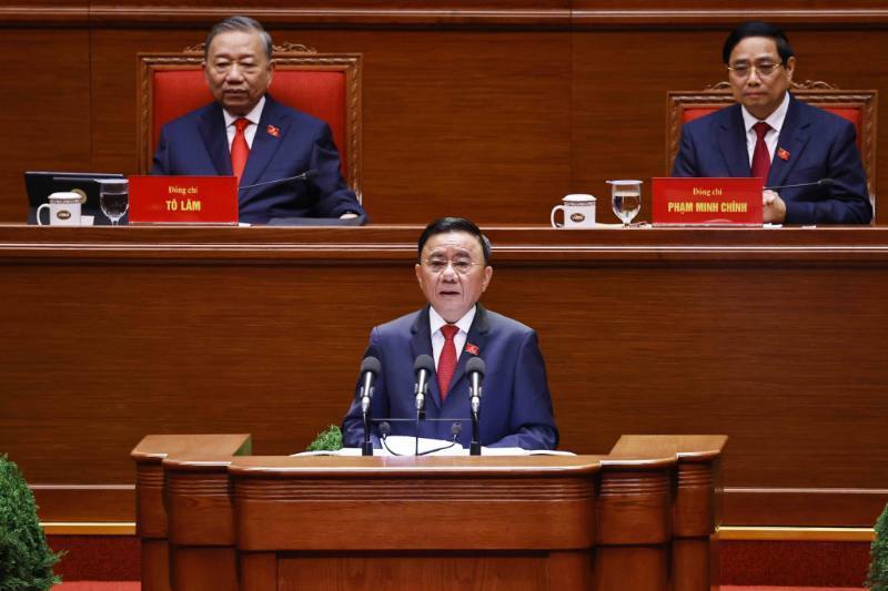Đồng chí Trần Cẩm Tú, Ủy viên Bộ Chính trị, Thường trực Ban Bí thư thay mặt Đoàn Chủ tịch tuyên bố lý do, giới thiệu đại biểu và khách mời của Okvip69.com bán cá nổ hủ. Ảnh: TTXVN