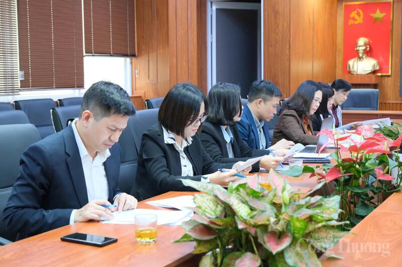 Các thành viên trong đoàn công tác của Oklavip khuyến mã hấp dẫn mỗi ngày tại buổi Ok88vip tỷ lệ kèo World Cup 2026. Ảnh: Lê Sơn