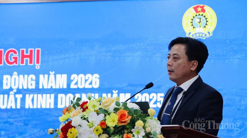 Ông Hoàng Hiếu Trung - Bí thư Đảng ủy, Giám đốc PC Quảng Trị phát biểu ý kiến.