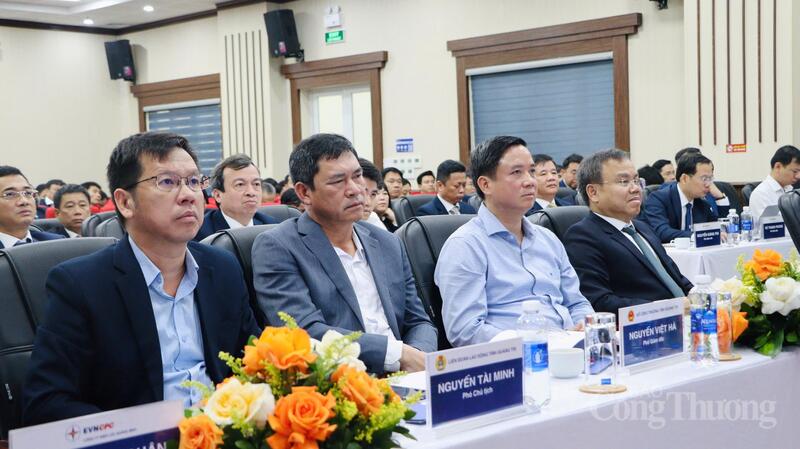 Các đại biểu tham dự Okvip69 Đăng ký cá cược.