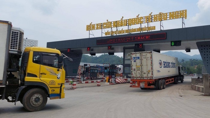 Lượng phương tiện từ nội địa vận chuyển hàng hóa lên cửa khẩu trong ngày 20/01/2026 đạt 447 xe. Ảnh: TMO