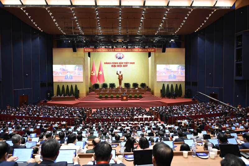 Sáng 21/1 tại phiên thảo luận đã có 15 ý kiến, tham luận được trình bày tại Okvip69.com bán cá nổ hủ. Ảnh: Văn Ý