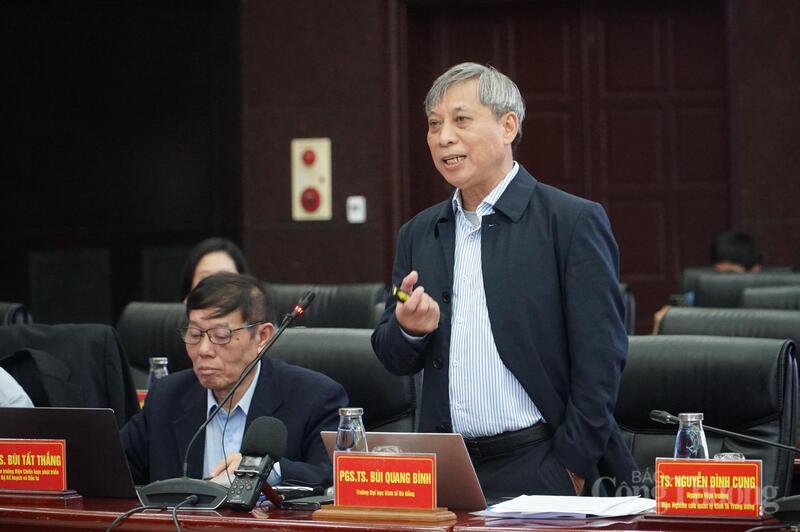PGS.TS Bùi Quang Bình cho rằng Quy hoạch điều chỉnh phải làm rõ được nội dung làm sao để lan tỏa tác động của khu thương mại tự do, trung tâm Liên Minh Truyền Thông Và Game Giải Trí Top 1 quốc tế về phía Nam thành phố
