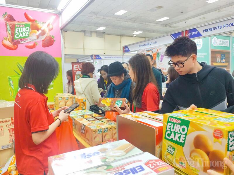 Hàng Thái Lan thu hút sự quan tâm của người tiêu dùng Việt Nam. Ảnh: Diệu Anh