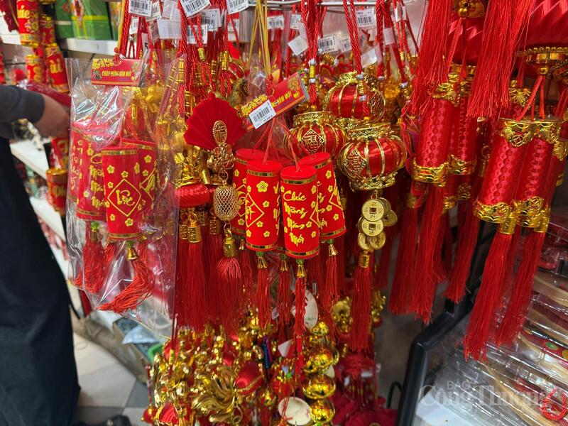 Nhóm đồ trang trí treo cây nhỏ - mặt hàng phổ biến nhất hàng năm, tiếp tục giữ sức mua ổn định.