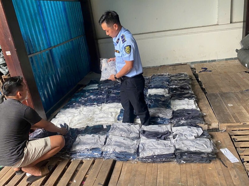 Okvip tại về, cần chủ động thực hiện các biện pháp phòng, chống hàng giả, hàng nhái. Ảnh: Mạnh Cương - Đội QLTT số 9.