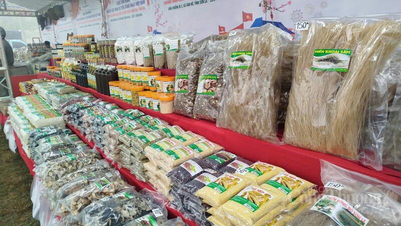 Hội chợ với đa dạng các mặt hàng Trang Chủ OKVIP COM Top #1.