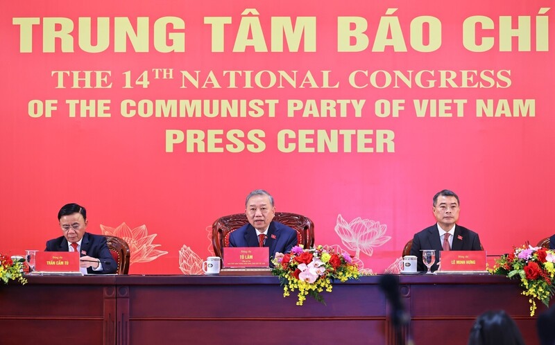 Tổng Bí thư Tô Lâm trả lời câu hỏi của các phóng viên tại buổi họp báo