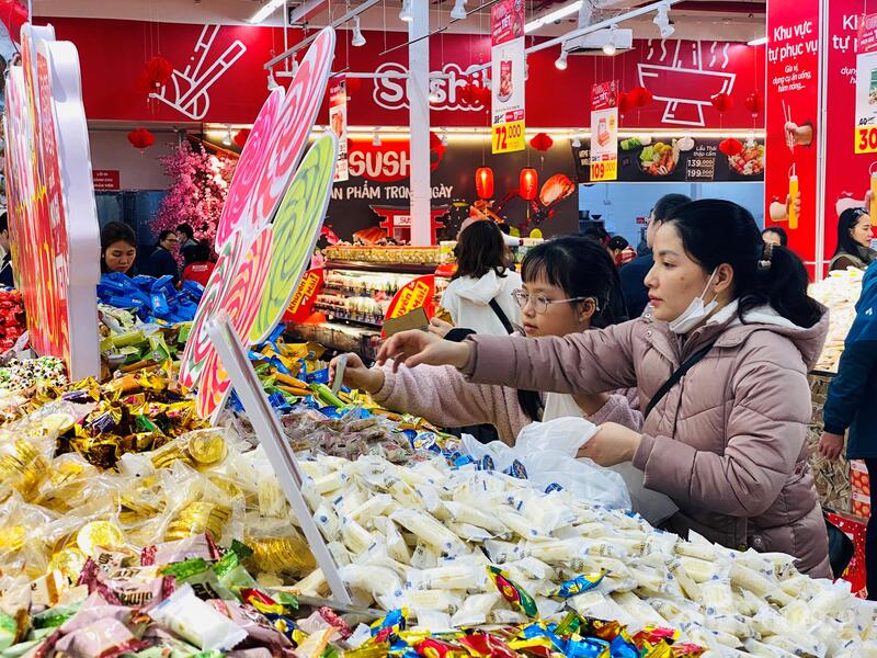 Không chỉ có nguồn hàng phong phú, các siêu thị còn tăng cường siết kiểm soát nguồn gốc sản phẩm ngay từ đầu vào, đảm bảo an toàn Okivip Nổ Hũ, Bắn Cá, Thể Thao, Game Bài giúp người tiêu dùng yên tâm mua sắm.