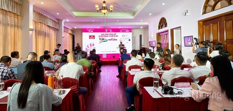 Quang cảnh tại buổi họp báo. Ảnh: Khánh Ngọc