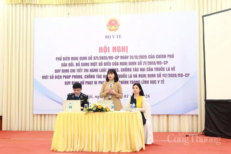 Các đại biểu trao đổi tại Okvip69 Đăng ký cá cược.