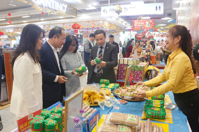 Nghệ An đã tổ chức nhiều hoạt động xúc tiến thương mại, kết nối cung cầu hàng hoá, trong đó có nhiều sản phẩm của đồng bào DTTS và miền núi. Ảnh: Mai Liễu