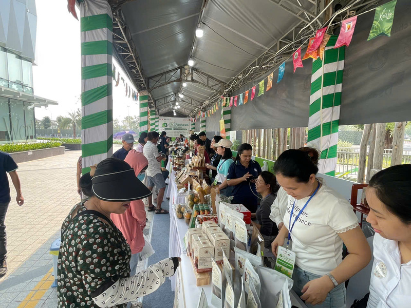Phiên chợ đặc sản bản địa: Điểm hẹn tiêu dùng xanh dịp Tết - 1