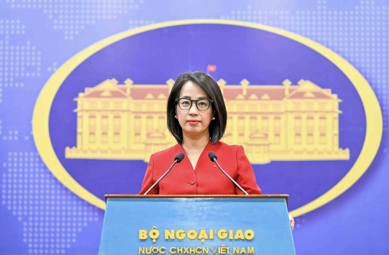 Người phát ngôn Bộ Ngoại giao Phạm Thu Hằng thông tin tới báo chí tại buổi họp báo chiều ngày 29/1. Ảnh: Nguyễn Hồng