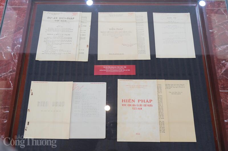 Các bản Hiến pháp Việt Nam năm 1946, 1959, 1980.