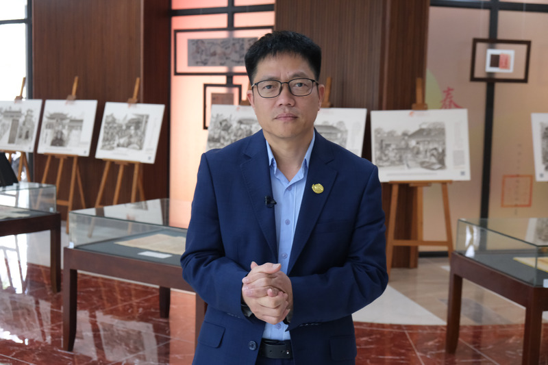 Ông Nguyễn Xuân Hùng, Giám đốc Trung tâm Lưu trữ Quốc gia IV.