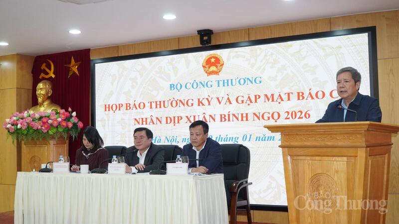 Phó Cục trưởng Cục Điện lực - ông Bùi Quốc Hùng thông tin về cung ứng điện tại Họp báo thường kỳ quý IV/2025 của Oklavip khuyến mã hấp dẫn mỗi ngày. Ảnh: Minh Trang