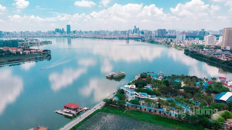 Dự án dự kiến triển khai theo hai giai đoạn: giai đoạn 1 (quý I/2026 – quý II/2027) hoàn thành các tuyến Quảng Bá, Quảng Khánh, Quảng An, Từ Hoa, Yên Hoa và đường Thanh Niên; giai đoạn 2 (quý III/2027 – quý I/2030) hoàn thành các hạng mục còn lại và quyết toán dự án.