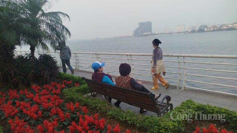 Dự án cũng thực hiện 27 sàn ngắm cảnh xung quanh Hồ Tây.
