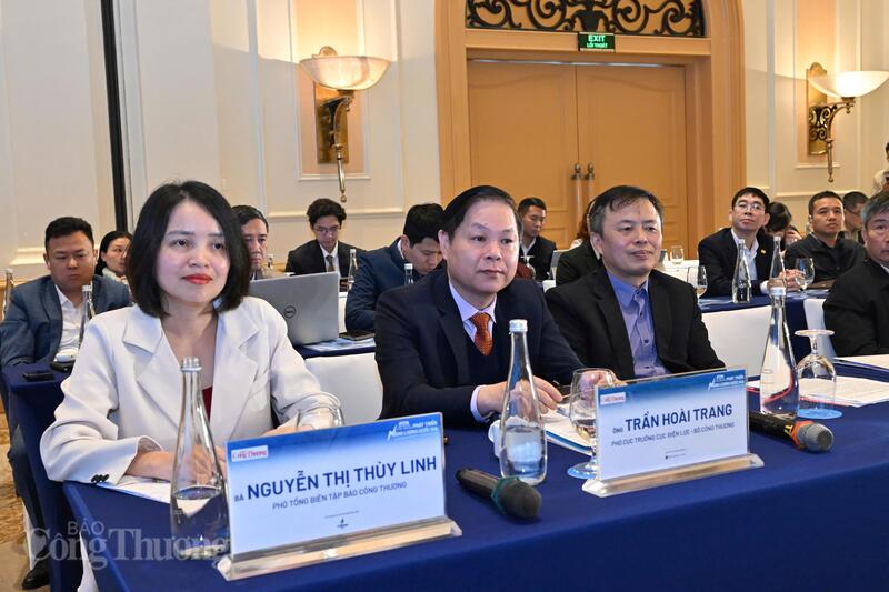 Các đại biểu tham dự diễn đàn. Ảnh: Cấn Dũng