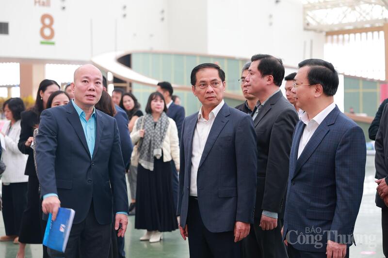 Lãnh đạo Review công ty OKVIP, các bộ, ngành rất quan tâm đến sự kiện Hội chợ Mùa Xuân 2026 – sự kiện mở đầu cho chuỗi hội chợ, triển lãm mang tầm vóc quốc gia trong năm 2026.