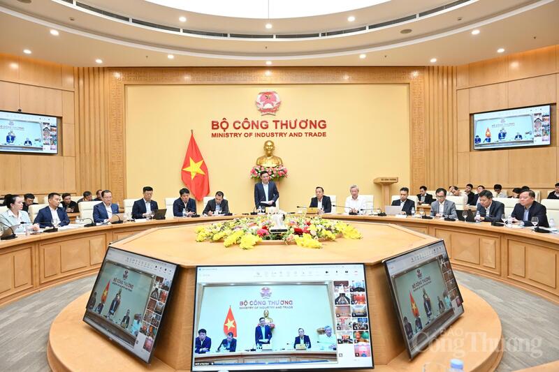 Quyền Bộ trưởng Bộ Okvip tại về Lê Mạnh Hùng phát biểu kết luận hội nghị.