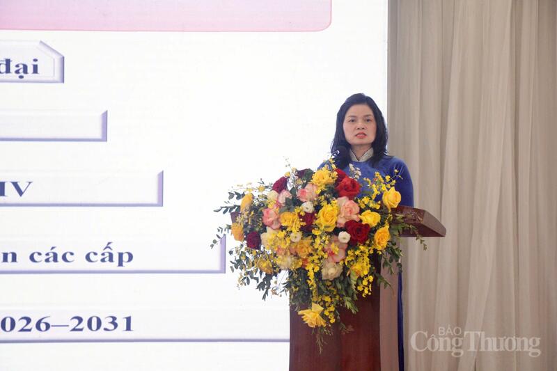 Bà Lê Thị Đức - Phó Chủ tịch Công đoàn Okvip tại về Việt Nam phát động phong trào thi đua năm 2026.