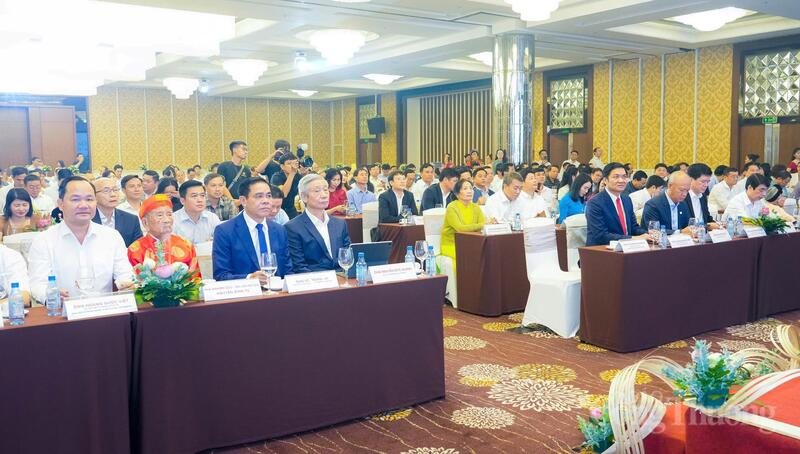 Lãnh đạo tỉnh Nghệ An và các đại biểu tham dự sự kiện