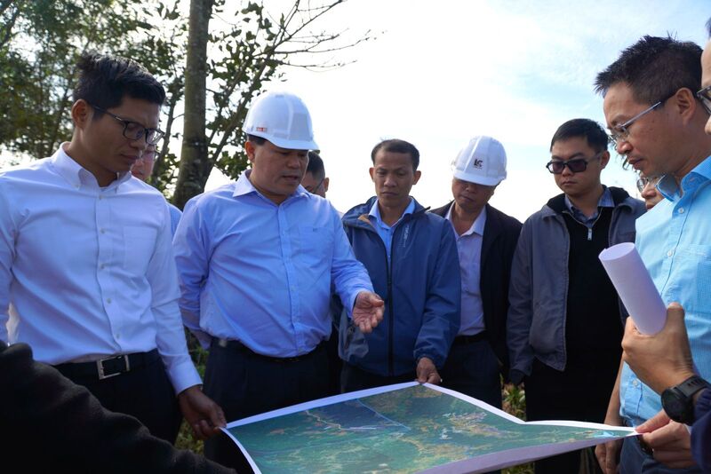 Phó chủ tịch UBND tỉnh Quảng Ngãi Trần Phước Hiền kiểm tra tại hiện trường dự án. Ảnh: UBND tỉnh Quảng Ngãi