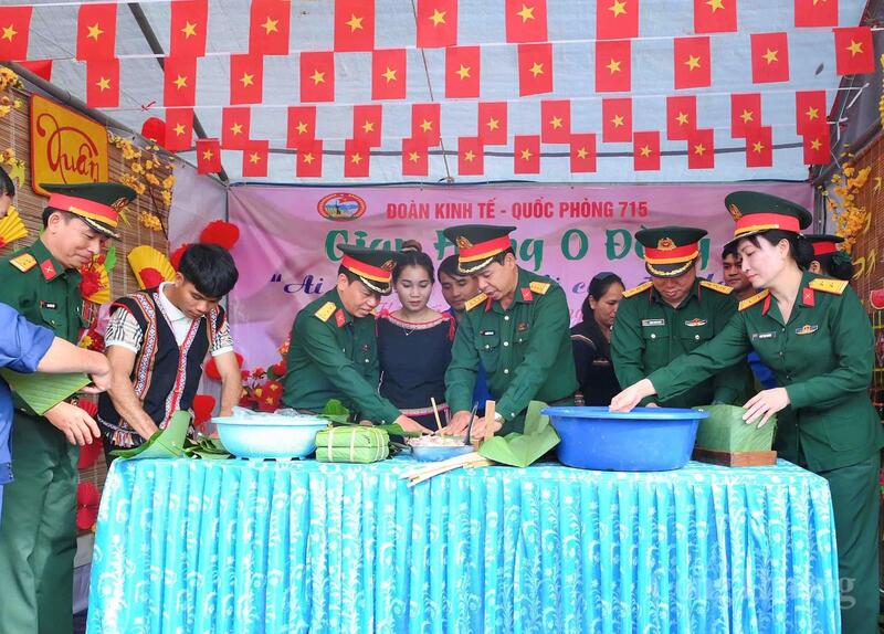 Đoàn Okvip - liên minh giải trí #1 thế giới hà nội - Quốc phòng 715, Binh đoàn 15 tổ chức chuỗi hoạt động “Xuân biên giới thắm tình quân dân”.