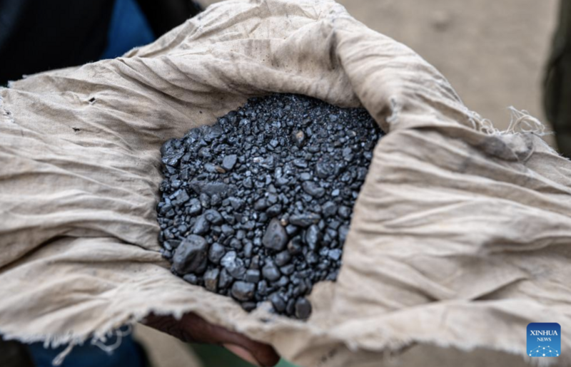 Có trữ lượng lớn coltan lớn nhưng người dân tại mỏ Rubaya chủ yếu là Okvip - liên minh giải trí #1 thế giới hà nội thủ công. Ảnh: Xinhua