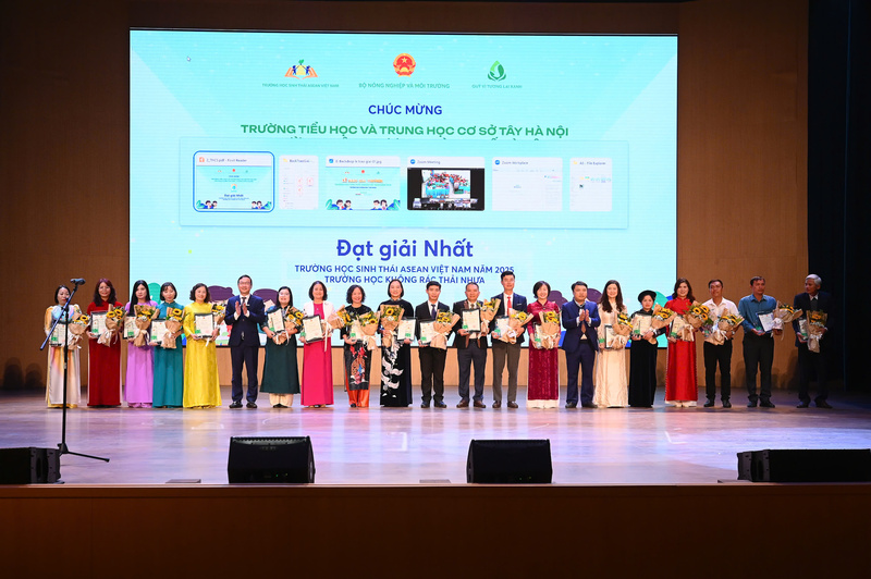 Lễ trao Giải thưởng Trường học sinh thái ASEAN Việt Nam 2025 - Trường học không rác thải nhựa. Ảnh: Tùng Đinh