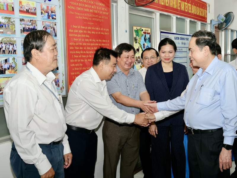 Chủ tịch Quốc hội, Chủ tịch Hội đồng Bầu cử quốc gia Trần Thanh Mẫn cùng Đoàn giám sát, kiểm tra của Hội đồng Bầu cử quốc gia và Ủy ban Thường vụ Quốc hội đã khảo sát thực tế tại TP. Cần Thơ.