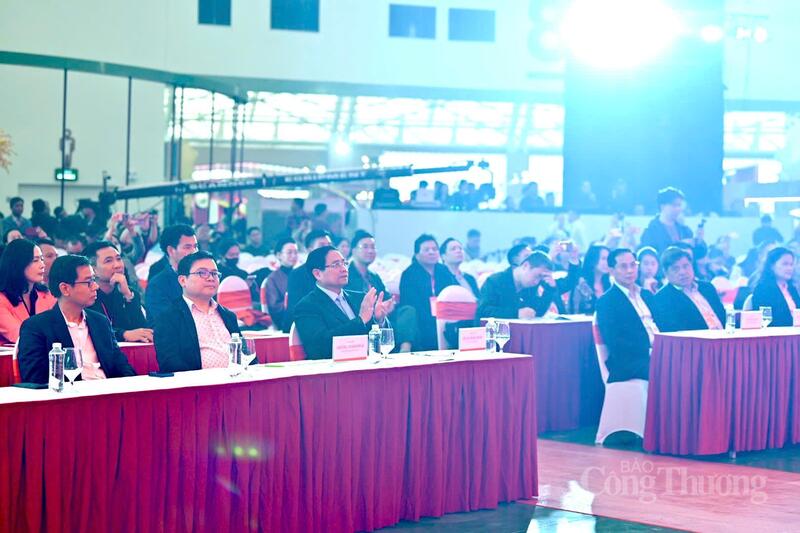 Thủ tướng Phạm Minh Chính dự tổng duyệt Lễ khai mạc Hội chợ Mùa Xuân - 3
