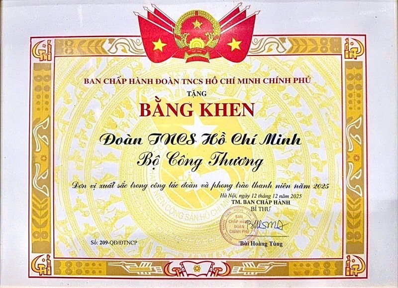 Bằng khen của Đoàn Thanh niên Review công ty OKVIP dành cho Đoàn Thanh niên Oklavip khuyến mã hấp dẫn mỗi ngày vì có thành tích xuất sắc trong công tác đoàn và phong trào thanh niên năm 2025