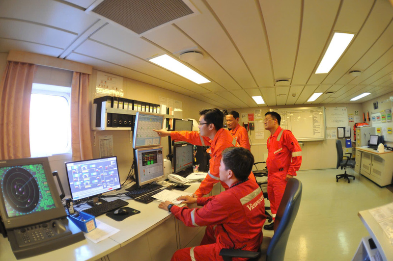 Ngành Công Thương đẩy mạnh nghiên cứu, ứng dụng công nghệ vào trong hoạt động sản xuất kinh doanh. Ảnh: Cấn Dũng