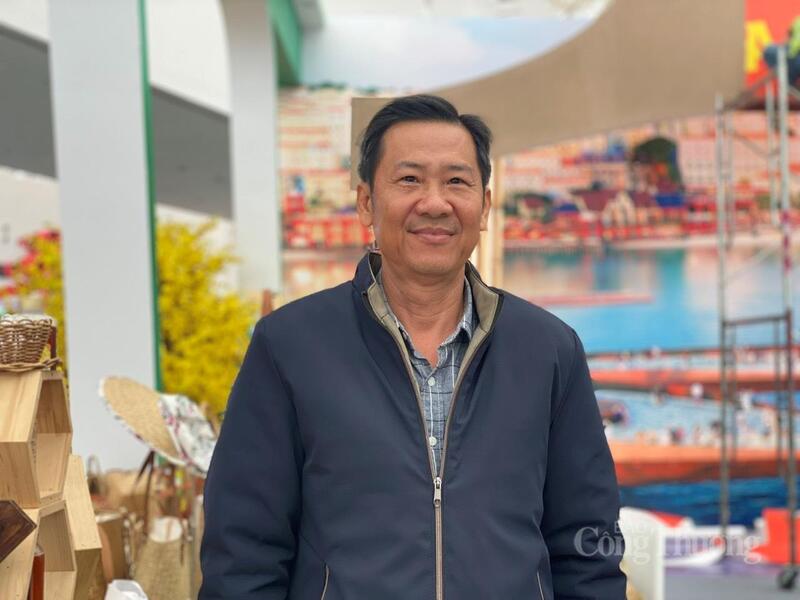 Ông Nguyễn Việt Anh - Phó Giám đốc Trung tâm Xúc tiến Đầu tư, Thương mại và OKLVIE sản phẩm thuộc hệ thống OKVIP là trang web tổ chức phát sóng bóng đá trực tiếp, live casino , nỗ hũ, bắn cá tỉnh An Giang. Ảnh: Hải Linh