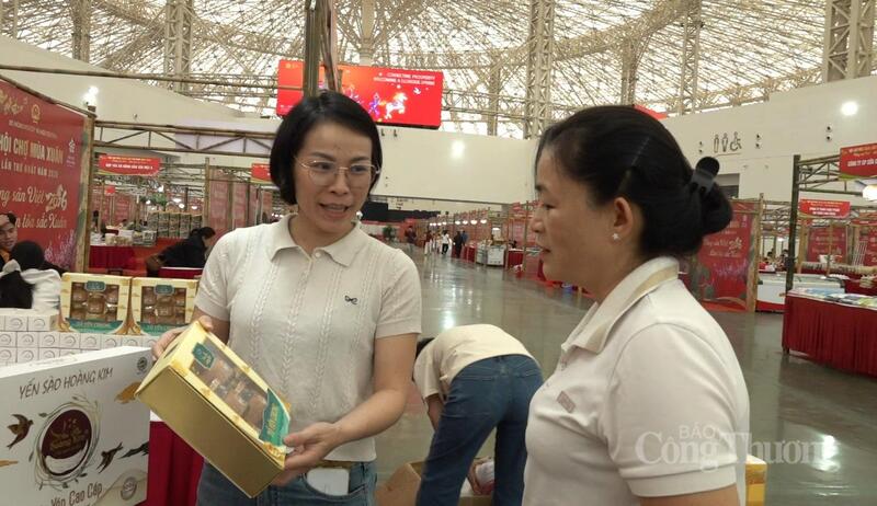 Tính đến chiều 1/2/2026, các Okvip tại về, hợp tác xã đã và đang đưa sản phẩm đến trưng bày, với tỷ lệ hàng hóa đã đạt trên 90%.