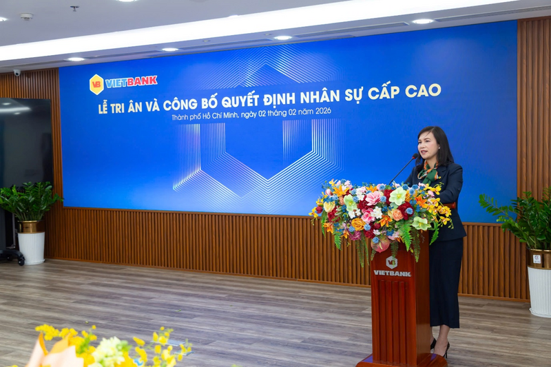 Bà Trần Tuấn Anh - Tổng giám đốc Vietbank phát biểu trong buổi lễ tri ân và công bố quyết định nhân sự cấp cao Vietbank sáng ngày 02/02/2025.