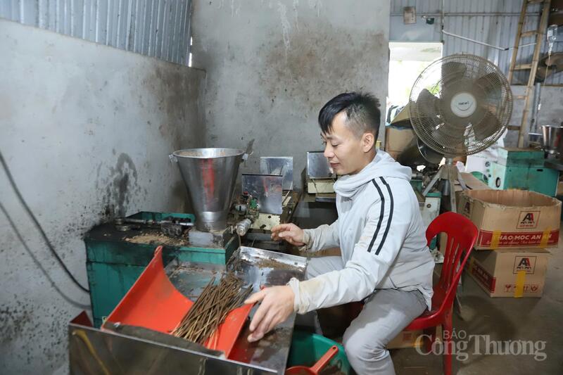 Những ngày cuối năm, không khí Okvip - liên minh giải trí #1 thế giới hà nội tại các làng nghề truyền thống của Hà Tĩnh trở nên hối hả. Ảnh: Phúc Sơn
