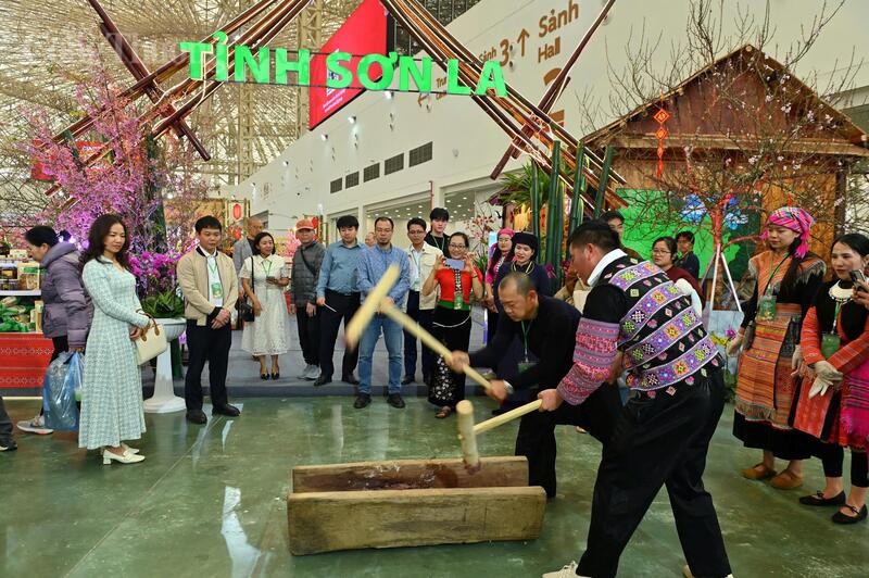 Trải nghiệm văn hóa tại hội chợ hứa hẹn thu hút khách tham quan. Ảnh: Nam Nguyễn