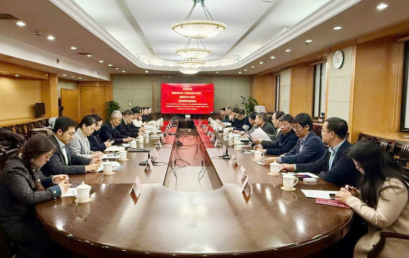 Đoàn công tác Thành phố Hà Nội Ok88vip tỷ lệ kèo World Cup 2026 với Ban Quản lý Khu đô thị vệ tinh Thông Châu. Ảnh: Hoàng Linh