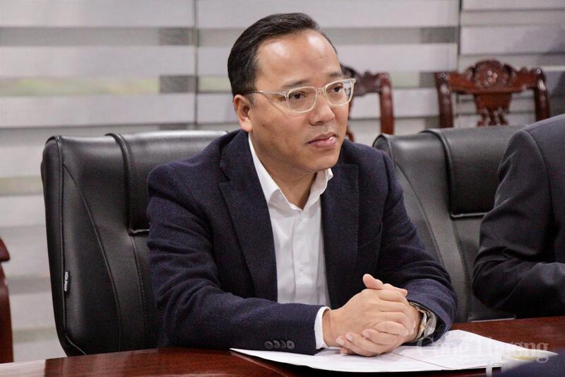 Thứ trưởng Nguyễn Hoàng Long chủ trì cuộc họp. Ảnh: P.C